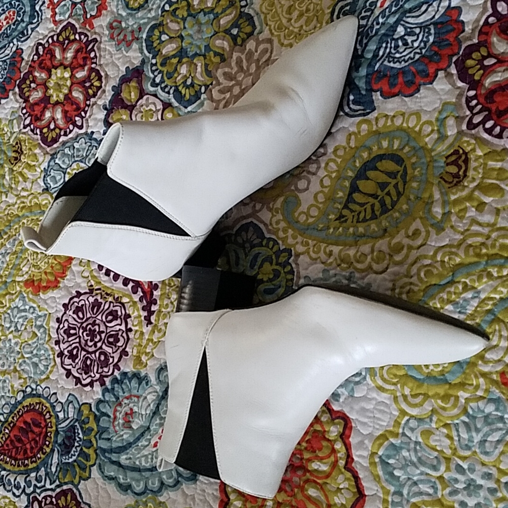 Nine West booties - Picture 4 of 11